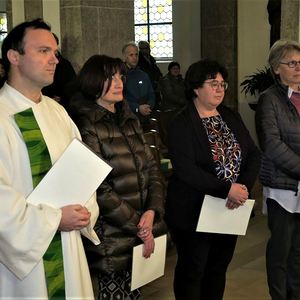   Das Seelsorgeteam hat die Betrauungsschreiben des Bischofs erhalten                             