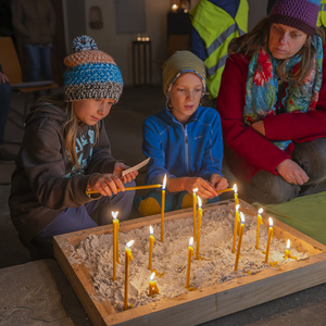 Frieden - Schalom war das Thema der Nacht der 1000 Lichter in der Pfarre Kirchdorf an der Krems. 