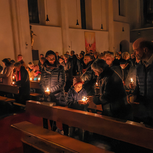 Die Feier der Osternacht in der Pfarre Kirchdorf/Krems.