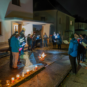 Die Familien Watzl und Schrettle taten sich zusammen und luden gemeinsam zu einer Adventfeier ein