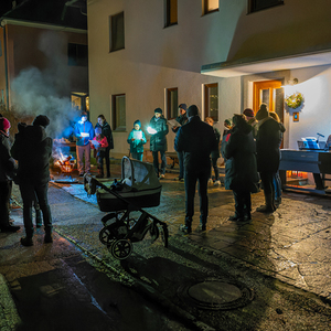 Die Familien Watzl und Schrettle taten sich zusammen und luden gemeinsam zu einer Adventfeier ein