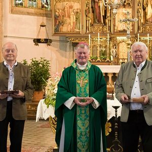 Bischof Manfred Scheuer feiert Sonntagsmesse in der Stadtpfarrkirche St. Stephan