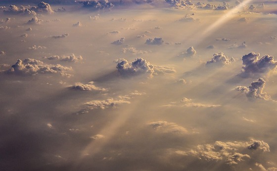 Sonne über den Wolken