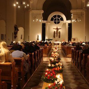 Adventkranzweihe in St. Quirinus