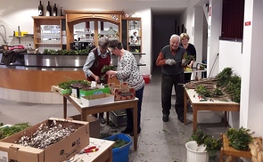 Pfarre Weißkirchen bei Wels: Palmbuschenbinden