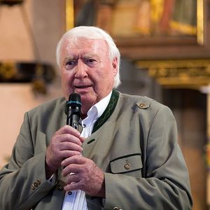 Bischof Manfred Scheuer feiert Sonntagsmesse in der Stadtpfarrkirche St. Stephan