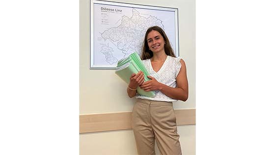 Lilith Hörmandinger ist Praktikantin in der Rechtsabteilung der Diözese Linz. / © Diözese Linz Lilith Hörmandinger ist Praktikantin in der Rechtsabteilung der Diözese Linz.