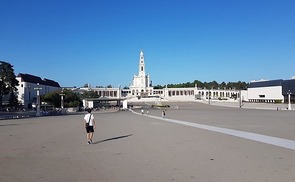 Fatima mit der alten Basilika