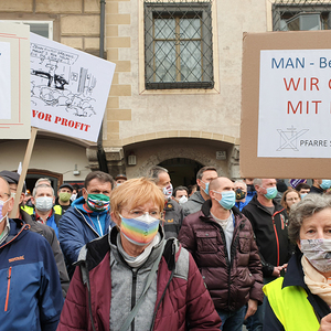 Pfarre Ennsleite auf der Kundgebung für die MAN-Beschäftigten