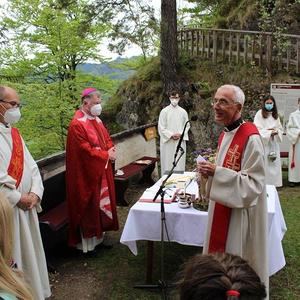 PfrProv. Walter Dorfer begrüßt alle Gäste von nah und fern.