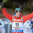 Dominik Landertinger bei der Verfolgung am 12. Dezember 2015 in Hochfilzen