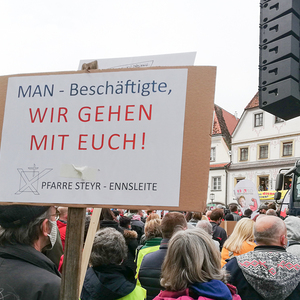 Pfarre Ennsleite auf der Kundgebung für die MAN-Beschäftigten