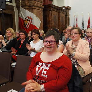 Am 15. Mai 2015 wurde im Linzer Landhaus der 22. Solidaritätspreis verliehen. Den zehn Preisträgerinnen und Preisträgern wurden die Preise von Bischof Dr. Ludwig Schwarz, Landeshauptmann Dr. Josef Pühringer und Soziallandesrätin Mag. Gertraud Jahn üb