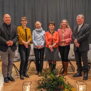 Superintendent Gerold Lehner, Doris Helmberger-Fleckl, SR Teresa Hieslmayr, Renata Schmidtkunz, Brigitte Gruber-Aichberger, Bischof Manfred Scheuer