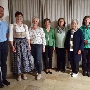 Foto v.l.n.r: Pf. Christoph Buchinger, Margit Scherndl, Annemarie Ablinger, Karoline Berghammer, Hedi Spindler, Elli Kienberger, Martina Doppler