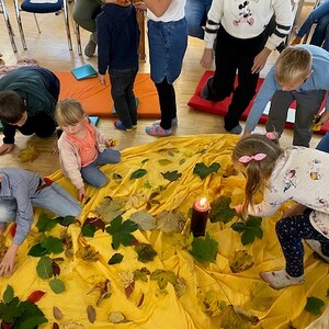 Blätter färben den Herbst bunt