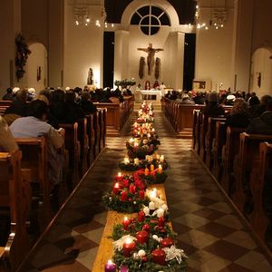 Adventkranzweihe in St. Quirinus