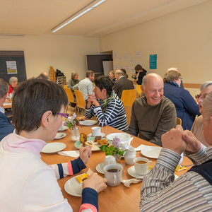 Jungscharkinder und deren Eltern luden zum Pfarrkaffee