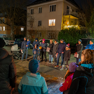 Die Familien Watzl und Schrettle taten sich zusammen und luden gemeinsam zu einer Adventfeier ein