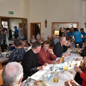 Bayrischer Frühschoppen im Pfarrheim