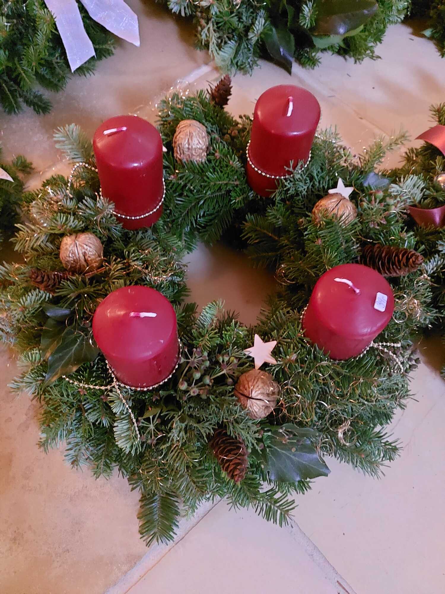 Adventkränze / kfb Hagenberg Adventkranzbinden