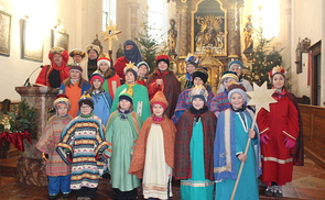 Gruppenfoto aller Sternsinger