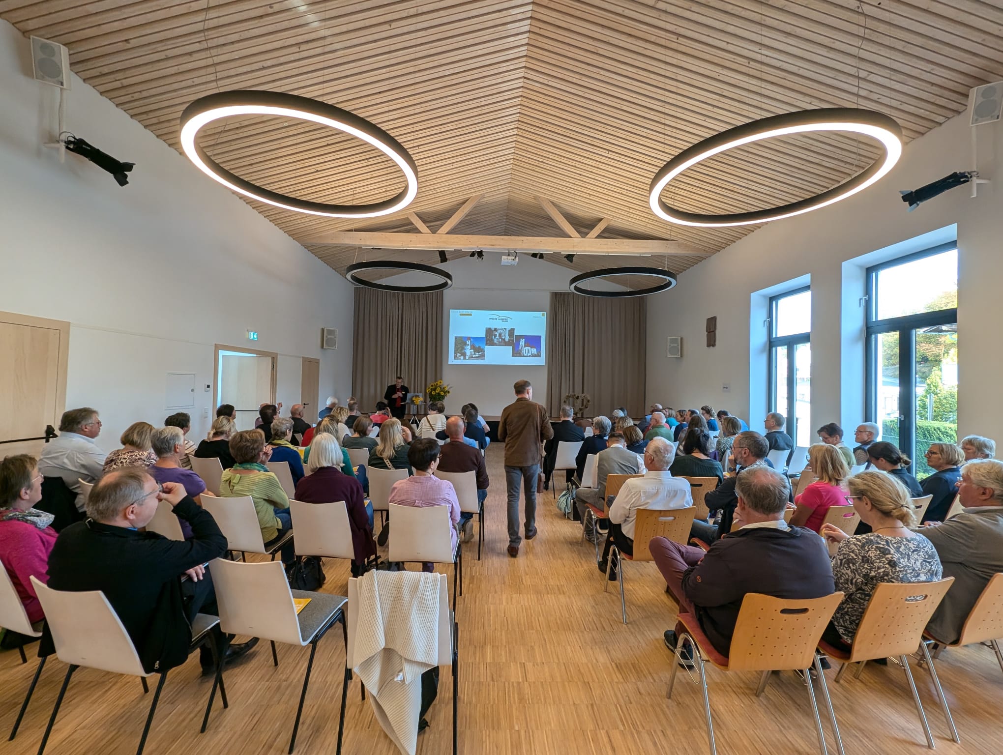 Plenum bei der Startveranstaltung Zukunftsweg Dekanat Freistadt