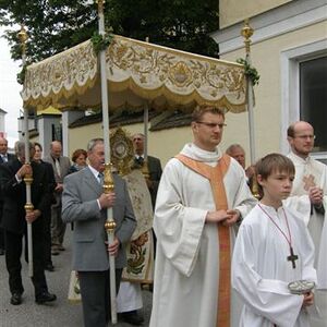 Fronleichnamsgottesdienst und -prozession