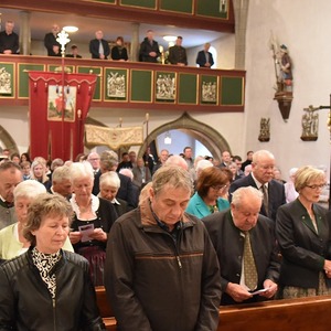 Die Jubelpaare in der Pfarrkirche