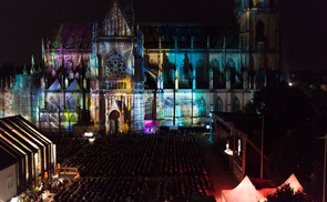 Lichtintervention Victoria Coeln Linzer Mariendom außen