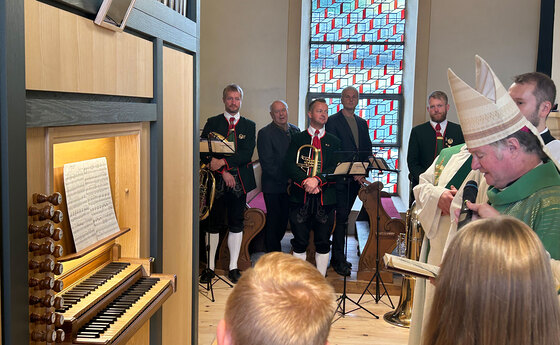 Orgelweihe in der Pfarre St. Agatha mit Bischof Manfred Scheuer / © Pfarre St. Agatha / Sandra Hofer Orgelweihe in der Pfarre St. Agatha mit Bischof Manfred Scheuer