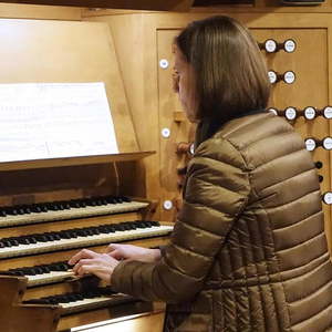 Teilnehmerin Stanka Balogova an der Rudigierorgel