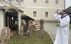 Krippe im Pfarrhof Hörsching-St. Jakob