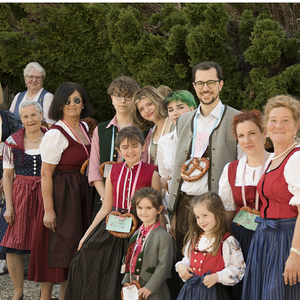 Benefizmarkt der Goldhaubenfrauen