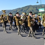 Musikverein beim Einzug in die Kirche