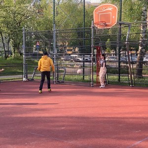 Basketball wird gespielt