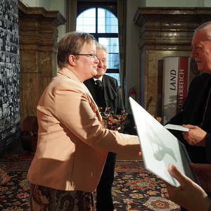 Am 15. Mai 2015 wurde im Linzer Landhaus der 22. Solidaritätspreis verliehen. Den zehn Preisträgerinnen und Preisträgern wurden die Preise von Bischof Dr. Ludwig Schwarz, Landeshauptmann Dr. Josef Pühringer und Soziallandesrätin Mag. Gertraud Jahn üb