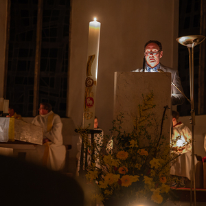 Die Feier der Osternacht in der Pfarre Kirchdorf/Krems.