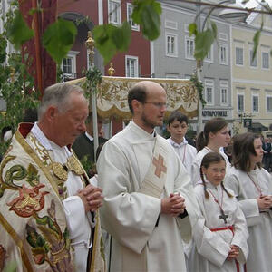 Fronleichnamsgottesdienst und -prozession