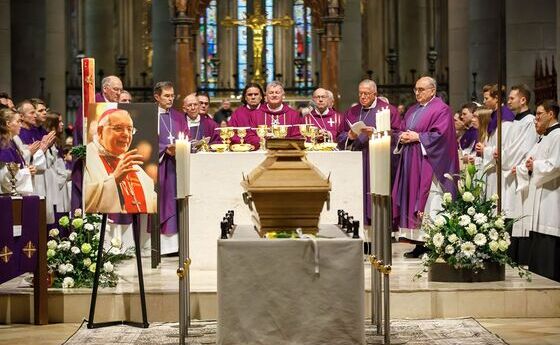 Requiem für Bischof em. Maximilian Aichern / © Diözese Linz / Hermann Wakolbinger Requiem für Bischof em. Maximilian Aichern