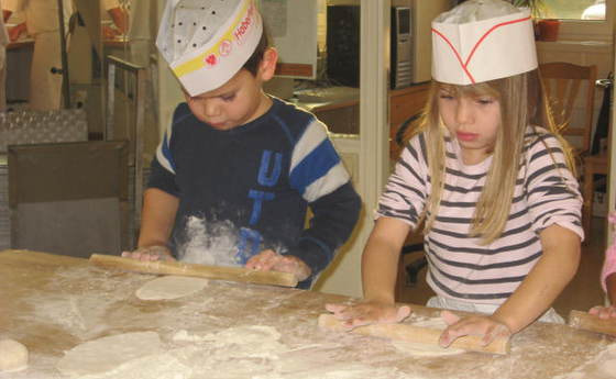 Kindergarten besucht Bäckerei