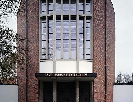 Kirche Linz - St. Severin von aussen