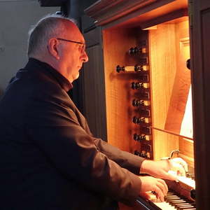 Wolfgang Kreuzhuber an der Metzler-Orgel