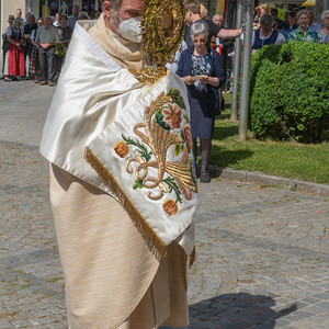 Gottesdienst und Fronleichnamsprozession in Kirchdorf/Krems