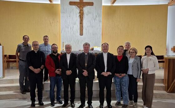 Die Oberösterreich-Delegation in einer Kirche in Mostar / © Caritas Die Oberösterreich-Delegation in einer Kirche in Mostar
