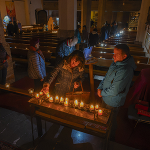 Frieden - Schalom war das Thema der Nacht der 1000 Lichter in der Pfarre Kirchdorf an der Krems. 