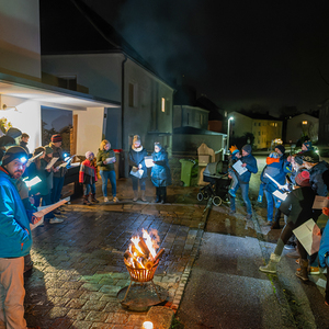 Die Familien Watzl und Schrettle taten sich zusammen und luden gemeinsam zu einer Adventfeier ein