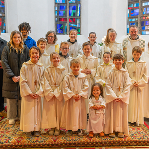 Am Christkönigs-Sonntag wurden in der Pfarrkirche Kirchdorf an der Krems beim Sonntagsgottesdienst neue MinistrantInnen aufgenommen