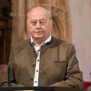 Bischof Manfred Scheuer feiert Sonntagsmesse in der Stadtpfarrkirche St. Stephan