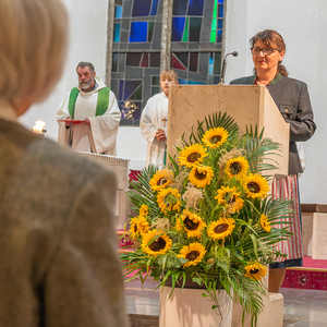 Frauen der Trachtengruppe übernahmen den Lektorendienst beim Gottesdienst